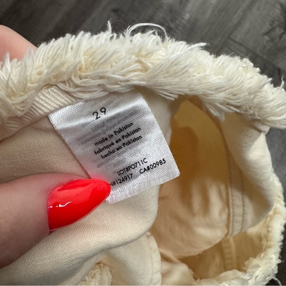 WeWoreWhat Frayed Straight Jean "Classic White" Cream Butter Yellow Size 29 - Picture 5 of 6